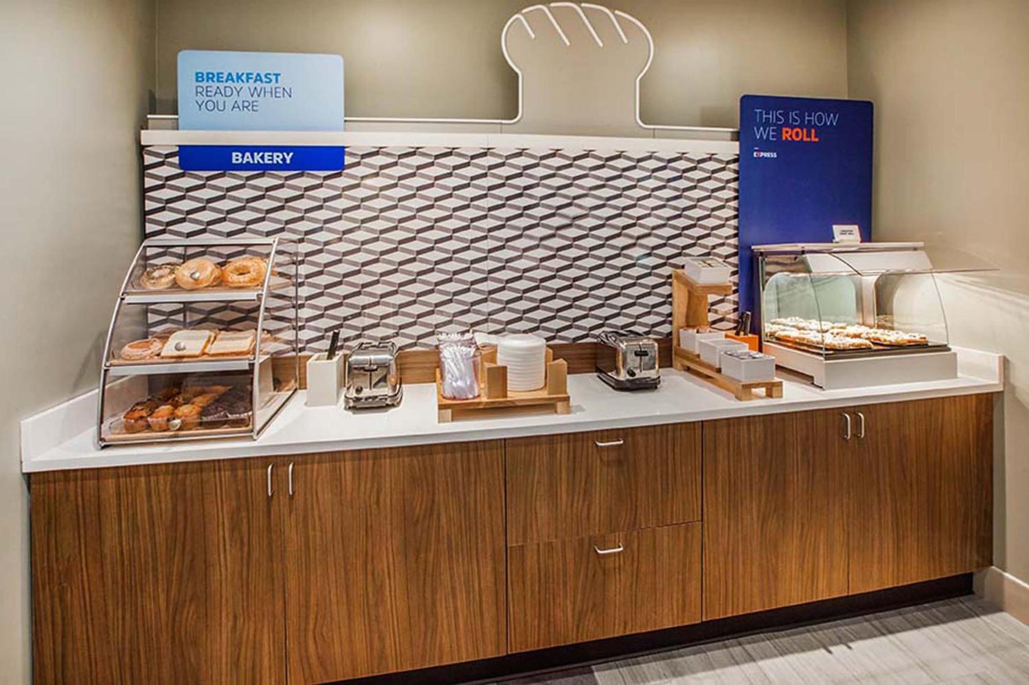 Holiday Inn Express Hotel & Suites Atascadero By Ihg Esterno foto