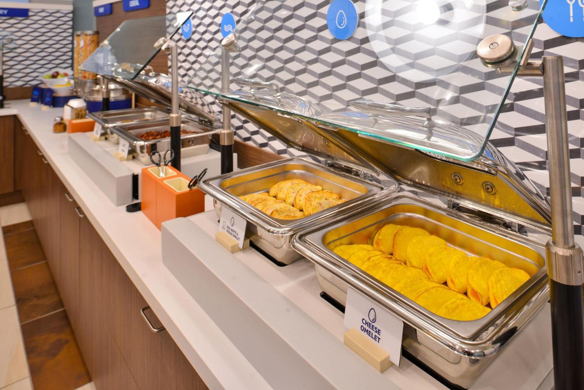 Holiday Inn Express Hotel & Suites Atascadero By Ihg Esterno foto
